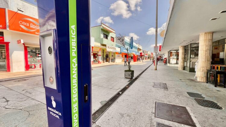 Poste Interativo no calçadão oferece mais segurança para a população
