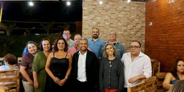 AIA tem nova diretoria empossada com Walter Júnior, presidente, e Cynthia Verçosa, vice-presidente