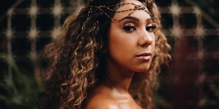 Mel Duarte celebra cinco anos do álbum “Mormaço – entre outras formas de calor” com apresentações gratuitas em São Paulo