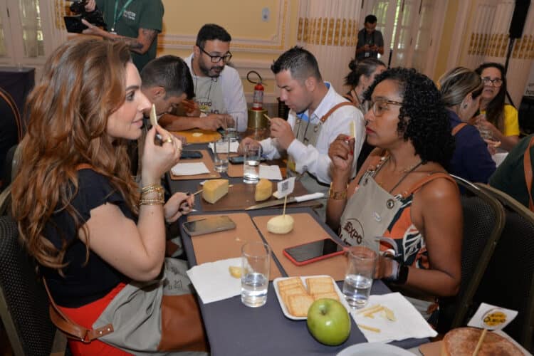 ExpoQueijo Brasil: degustação às cegas garante imparcialidade ao concurso e segue tendência internacional