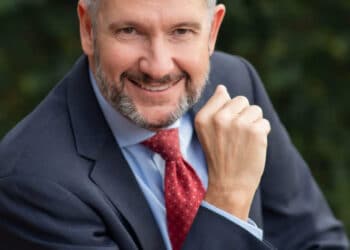 Márcio Scarpellini lança no Fliaraxá obra técnica sobre a taxa legal de juros no Brasil