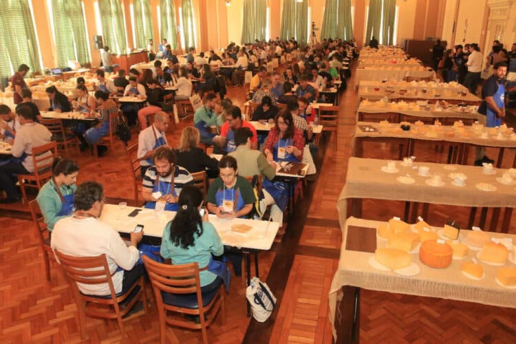 ExpoQueijo Brasil: jurados nacionais e internacionais se preparam para o maior concurso das Américas