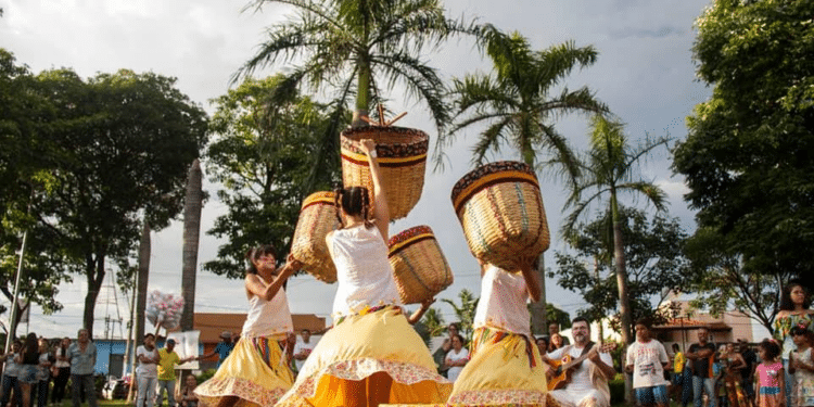 Romaria-MG receberá teatro de graça na Praça da Matriz