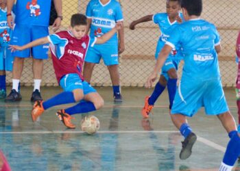 Dínamo promove tarde de jogos para alunos do Projeto Lobinho