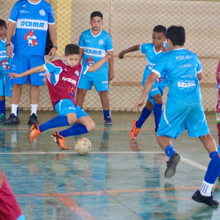 Dínamo promove tarde de jogos para alunos do Projeto Lobinho