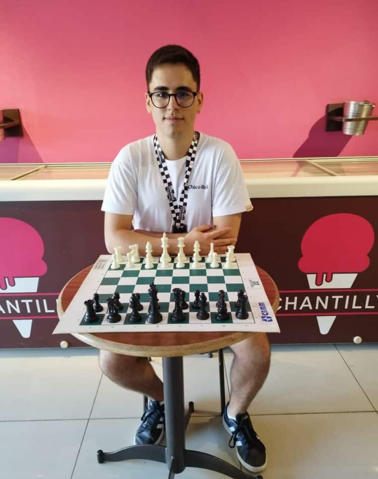 CM (Candidato a Mestre) Vitor Amorim é Campeão da 16ª Copa Araxá de Xadrez