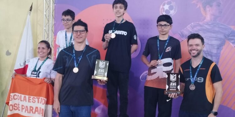 EXTRA EXTRA EXTRA Enxadrista araxaense faz historia…