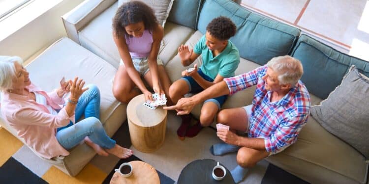 Psicólogo destaca a importância de brincar na vida adulta para a saúde mental e desenvolvimento pessoal