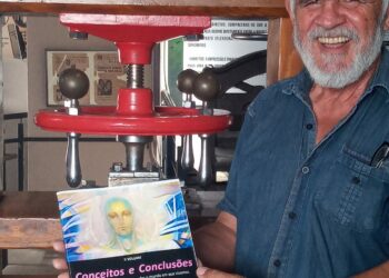 O escritor DOMMINGOS de malas prontas para a X FLIS