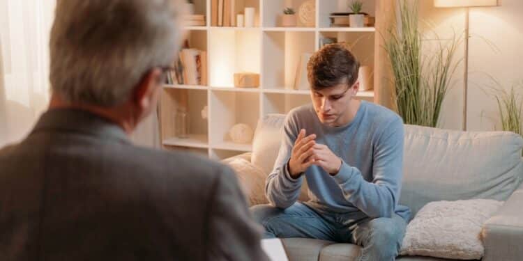 Saúde mental: entenda o papel da terapia no enfrentamento a diagnósticos difíceis