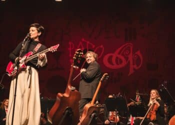 PATO FU E ORQUESTRA OURO PRETO FAZEM CONCERTO GRATUITO EM ARAXÁ