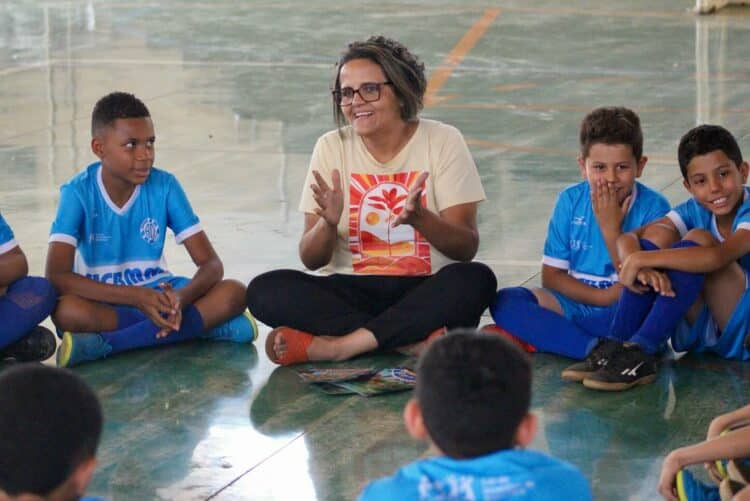 Projeto Dínamo Lobinho Transformando Vidas promove palestras sobre Saúde Mental