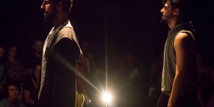 GRUPO QUATROLOSCINCO apresenta “Fauna”, em Uberlândia (MG)