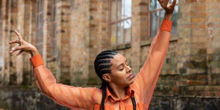 Cristina Santos estreia com espetáculo “Real” sobre urbanização e necropolítica no Sesc Guarulhos