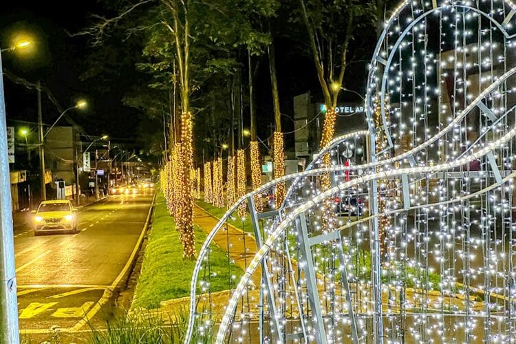 Araxá terá Natal Iluminado 2024 com decoração especial que promete encantar e impulsionar o comércio