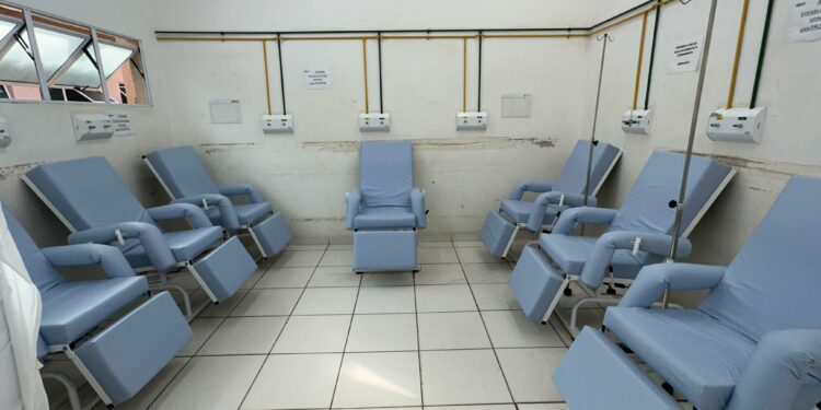 Prefeitura de Araxá adquire novas poltronas de medicação para UPA e AMEs