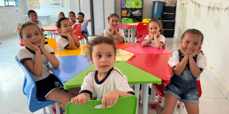 Prefeitura de Araxá investe cerca de 5 milhões em novos mobiliários para as escolas municipais