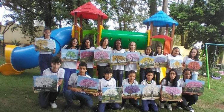 Teatro Municipal recebe a Exposição Reg Art II – Ipês: Entre Cores e Poesias