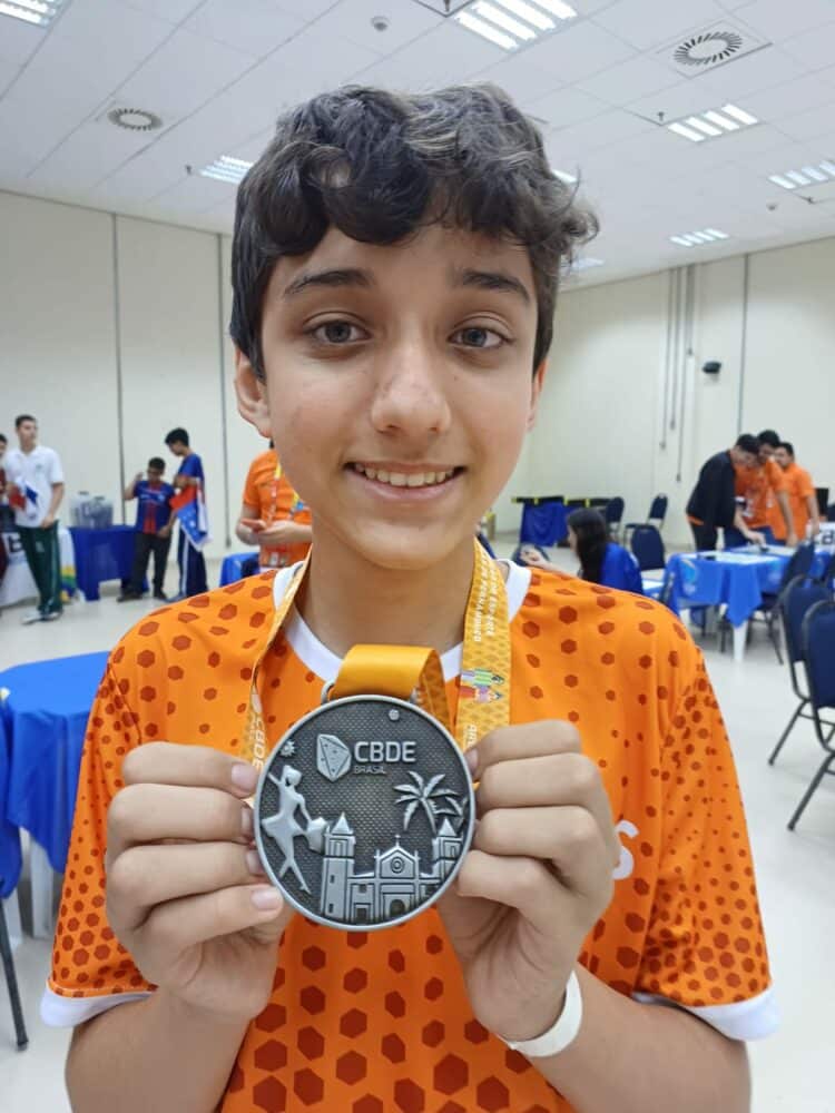 Araxaense Edgard é vice-campeão dos Jogos Escolares Brasileiro de Xadrez 2024