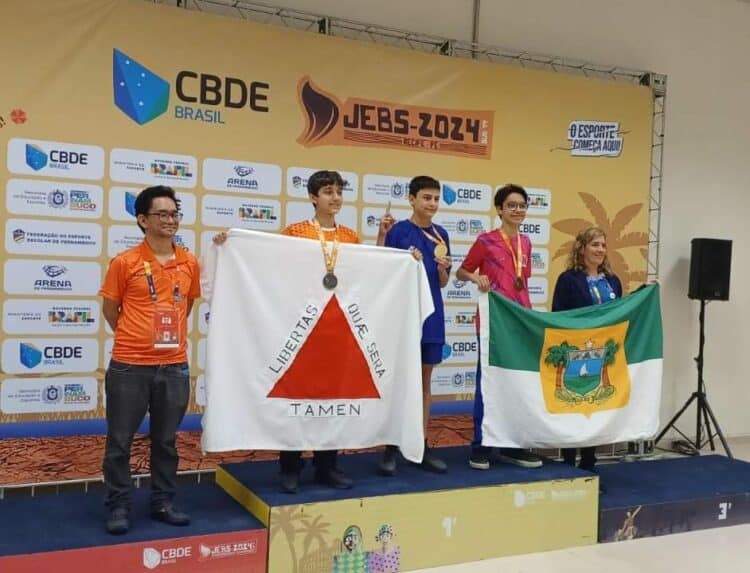 Araxaense Edgard é vice-campeão dos Jogos Escolares Brasileiro de Xadrez 2024