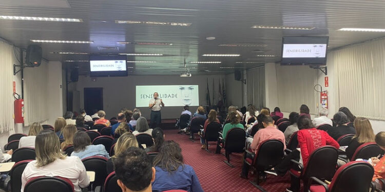 Uniodonto Campinas realiza série de palestras na Semana do Dentista