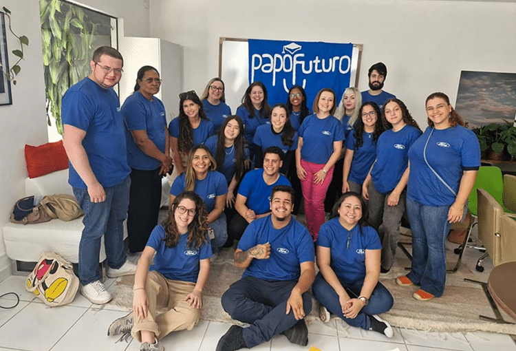 Empregados da Ford realizam ações sociais no Mês Global do Voluntariado
