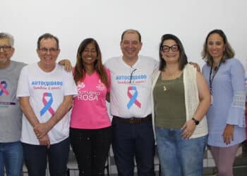Outubro Rosa: Unimed Araxá doa exames de mamografia para mulheres em vulnerabilidade social