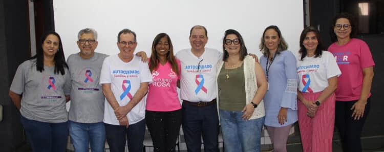 Outubro Rosa: Unimed Araxá doa exames de mamografia para mulheres em vulnerabilidade social