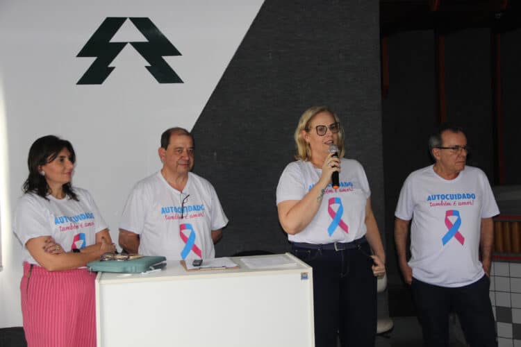 Outubro Rosa: Unimed Araxá doa exames de mamografia para mulheres em vulnerabilidade social