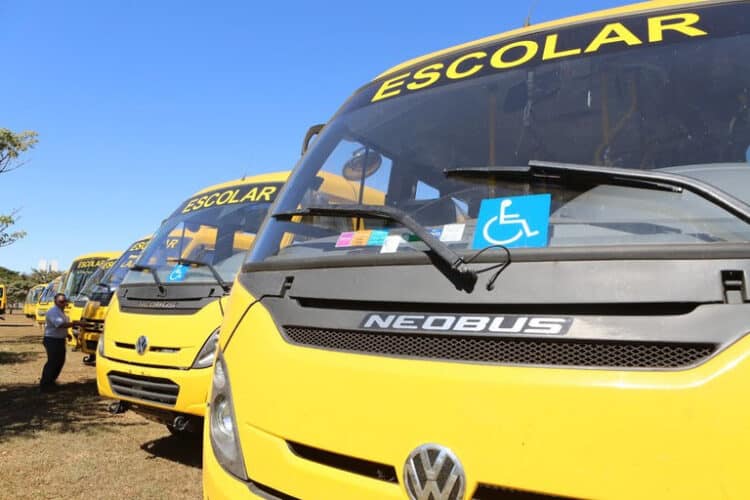 O Governo Federal transferiu para Minas Gerais, em 2024, R$ 52,4 milhões por meio do Programa Nacional de Apoio ao Transporte Escolar (Pnate). O valor beneficia 328,45 mil estudantes mineiros residentes em áreas rurais.