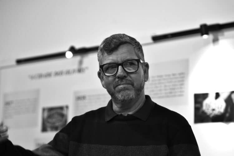 Mais de duas mil crianças recebem visitas de “idosas carismáticas”e aprendem sobre conflitos geracionais nas escolas públicas