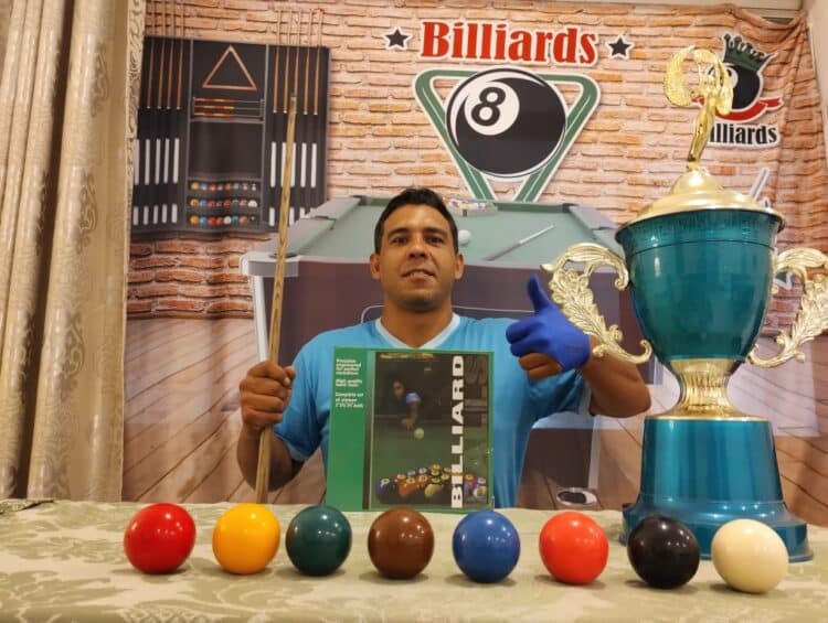 Aureliano Leal é o novo campeão do Sinucão Araxá