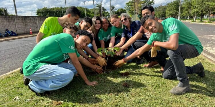IPDSA realiza o plantio de mais de 90 árvores em vários pontos da cidade