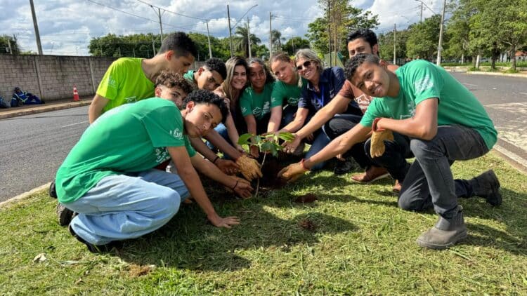 IPDSA realiza o plantio de mais de 90 árvores em vários pontos da cidade