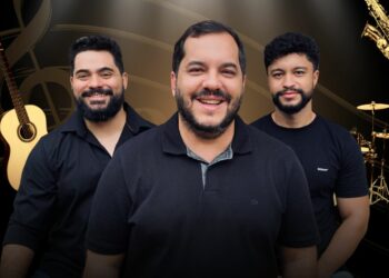 Trio em R.E.H se apresenta no Clube Araxá com sucessos de compositores brasileiros ainda vivos