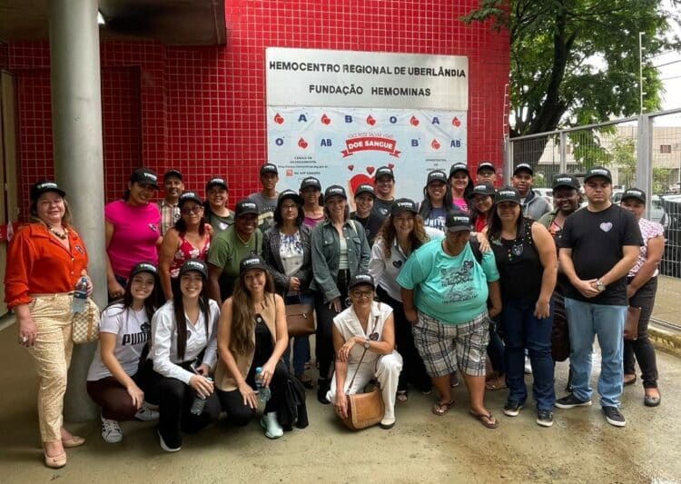 Sicoob Creditril reúne cooperados e voluntários para doarem sangue em Uberlândia-MG