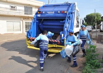 Coleta de Lixo Urbano é realizada diariamente em Araxá; confira o cronograma completo