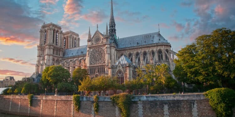 Cinco pontos-chave sobre a reabertura de Notre-Dame em Paris