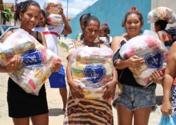 LBV inicia entrega de cestas de alimentos a famílias em vulnerabilidade social nas cinco regiões do país