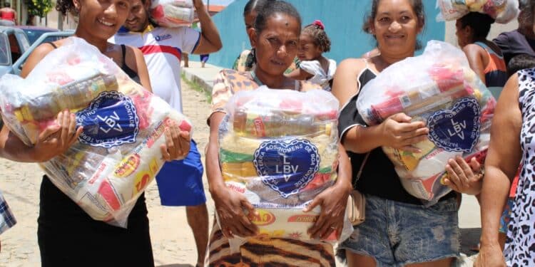 LBV inicia entrega de cestas de alimentos a famílias em vulnerabilidade social nas cinco regiões do país