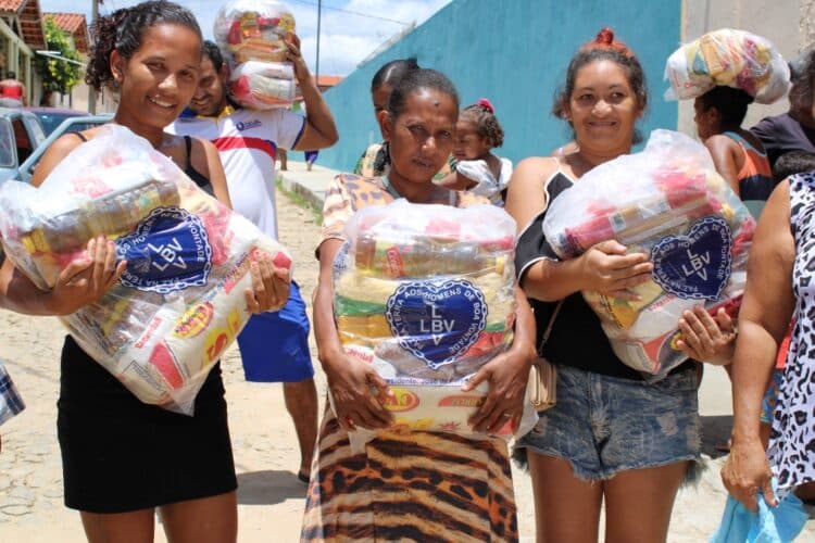 LBV inicia entrega de cestas de alimentos a famílias em vulnerabilidade social nas cinco regiões do país