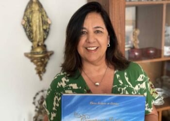 Maria Cristina de Oliveira convida para a sessão de autógrafos de seu novo livro, “Caminhos de Dentro nas teias do tempo”