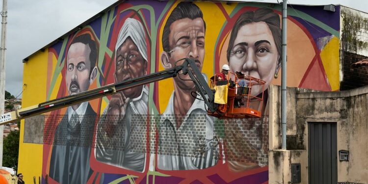 Araxá dá início à transformação de ginásios em galeria de arte a céu aberto