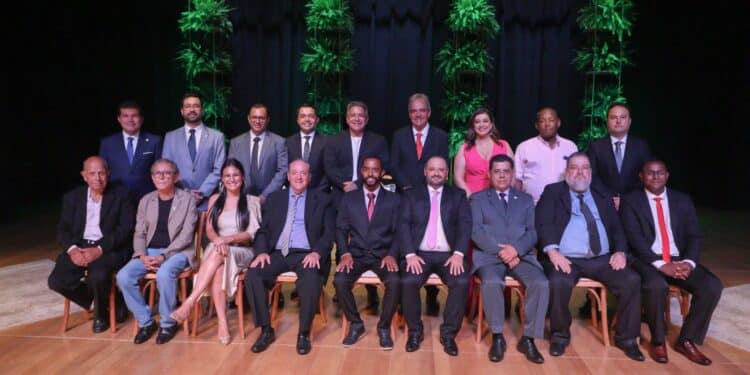 Prefeito, vice-prefeito e vereadores eleitos tomam posse para o mandato 2025-2028 em Araxá