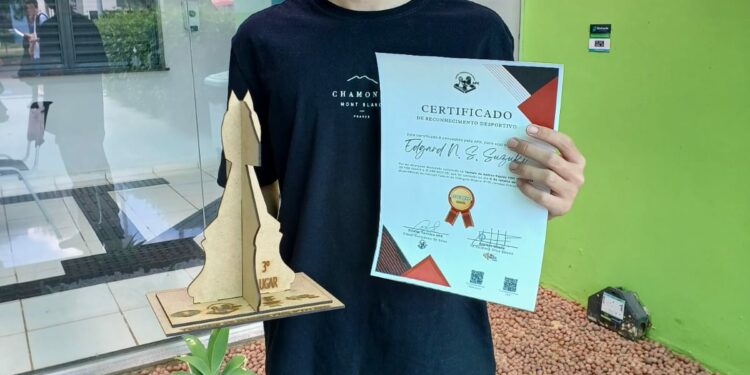 Araxaense Edgard é terceiro lugar no Torneio de Xadrez em Patrocínio