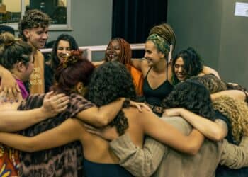 Coletivo Literário  ElaSescrevem promove dia cultural com oficinas e sarau neste sábado