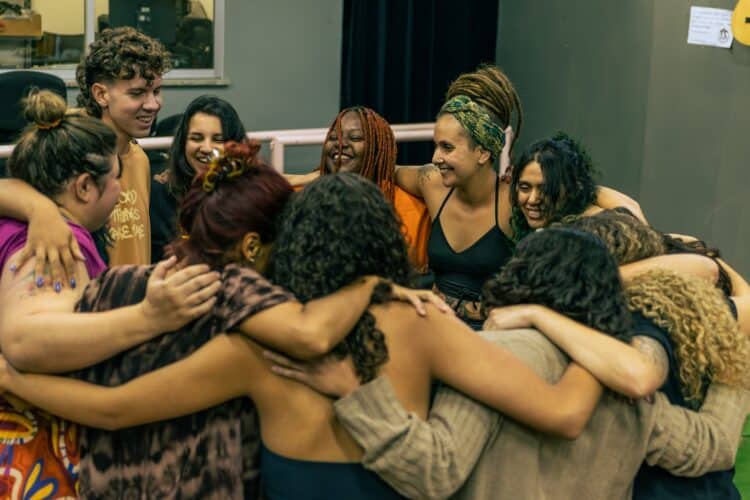 Coletivo Literário  ElaSescrevem promove dia cultural com oficinas e sarau neste sábado