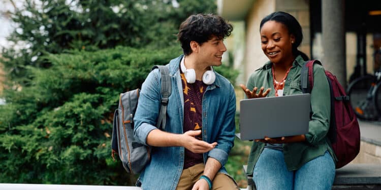 Nota do Enem 2024 é divulgada; resultado pode garantir bolsas de até 100% na UNIASSELVI