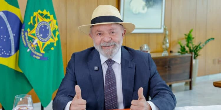 Lula: “É uma felicidade contar com a parceria da Caixa na construção de um Brasil mais desenvolvido, justo, inclusivo e feliz”
