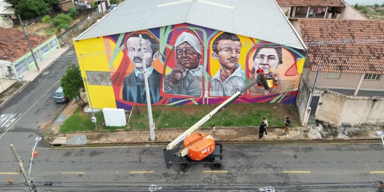 Memomural: ginásios ganham tributo artístico a personalidades de Araxá